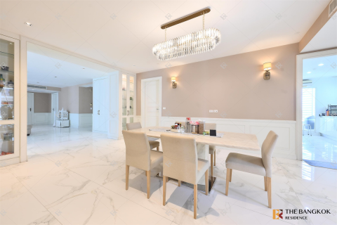 Condominio de 4 dormitorios en Bangkok, Tailandia № 210201 - foto 2