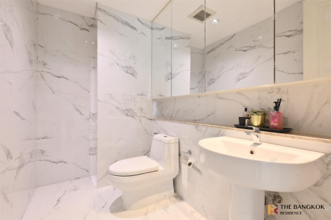 Condominio de 4 dormitorios en Bangkok, Tailandia № 210201 - foto 10
