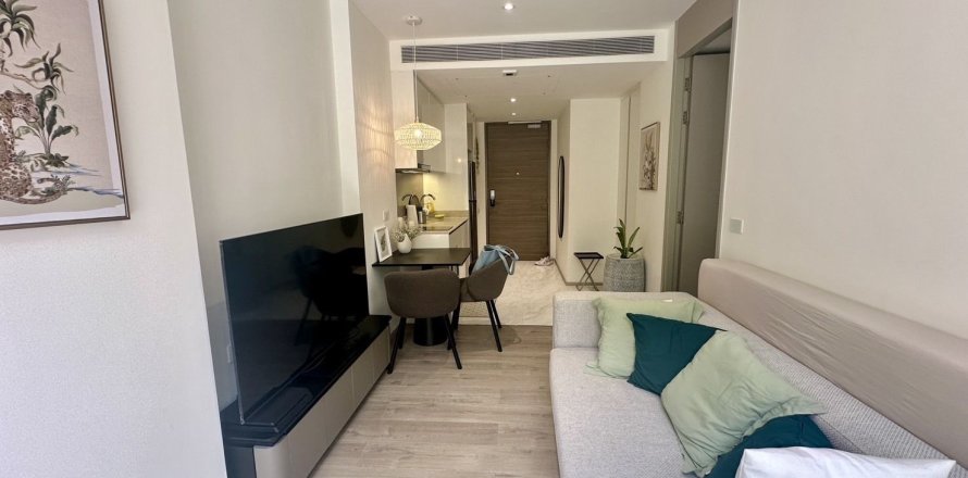 Studio in the Condo in Khlong Toei, Bangkok, Thailand № 157269