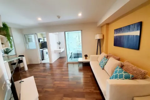 Студия в кондо в Ваттхане, Бангкок, Таиланд № 157268 - фото 2