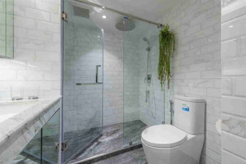Condo in Thonburi, Bangkok, Thailand, 2 bedrooms  № 183564 - photo 16