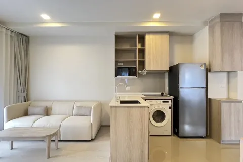 Condo in Watthana, Bangkok, Thailand, 2 bedrooms  № 160473