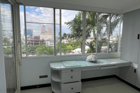 Condo in Watthana, Bangkok, Thailand, 3 bedrooms  № 160478 - photo 20