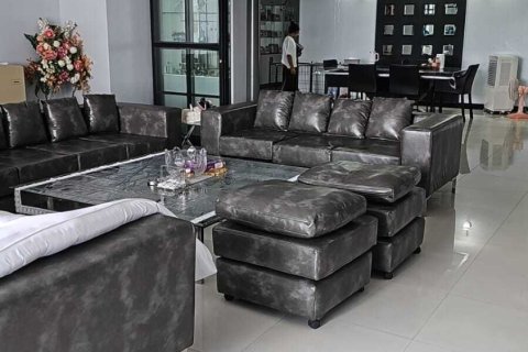 Condo in Watthana, Bangkok, Thailand, 3 bedrooms  № 160478 - photo 2