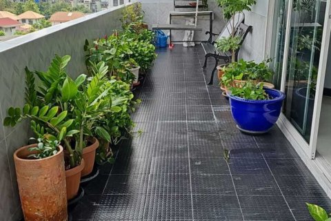 Condo in Watthana, Bangkok, Thailand, 3 bedrooms  № 160478 - photo 10