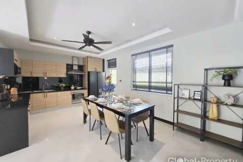 Дом в Паттайе, Таиланд с 4 спальнями  № 70318 - фото 5