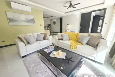 Дом в Паттайе, Таиланд с 4 спальнями  № 70318 - фото 1