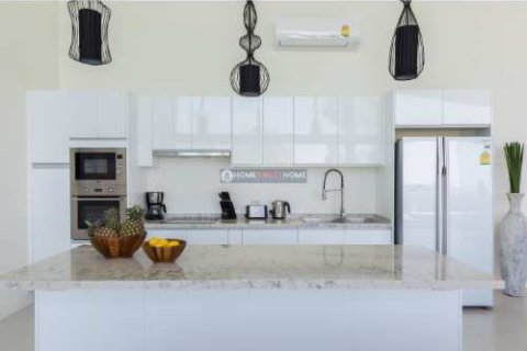 Villa in Ko Samui, Thailand 3 bedrooms № 180251 - photo 13