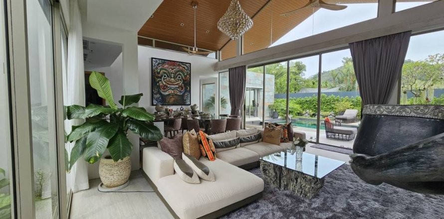 Villa in Phuket, Thailand 3 bedrooms № 113996