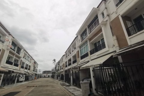 House in Yan Nawa, Bangkok, Thailand 3 bedrooms № 153452 - photo 2