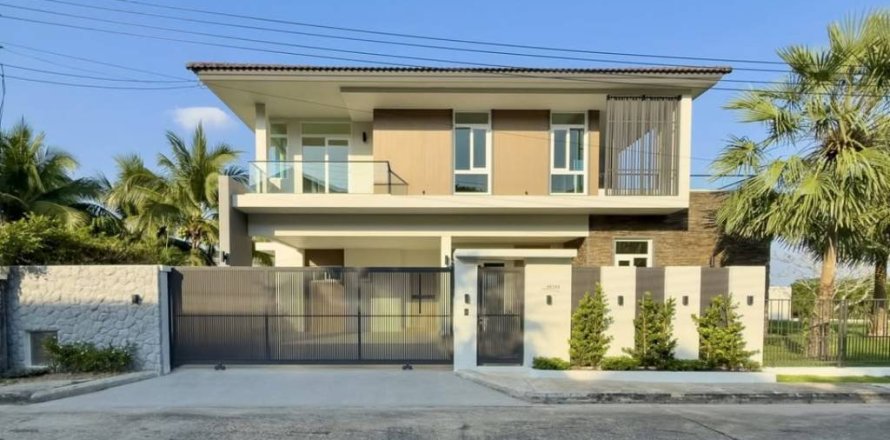 House in Phuket, Thailand 5 bedrooms № 163854