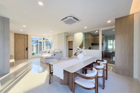 House in Phuket, Thailand 5 bedrooms № 163854 - photo 5