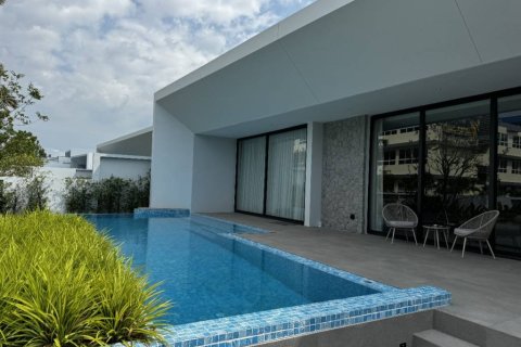 Villa in Phuket, Thailand 4 bedrooms № 163855