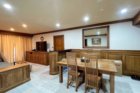 Condo in Khlong Toei, Bangkok, Thailand, 2 bedrooms  № 163860