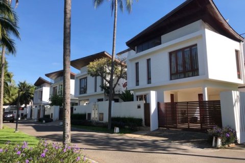 Villa in Pran Buri, Thailand 3 bedrooms № 168490 - photo 3