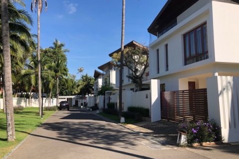 Villa in Pran Buri, Thailand 3 bedrooms № 168490 - photo 28