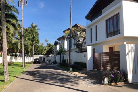 Villa in Pran Buri, Thailand 3 bedrooms № 168490 - photo 29