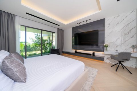 Villa in Kathu, Thailand 5 bedrooms № 136673 - photo 29