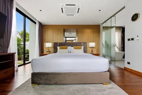 House in Bang Tao, Thailand 3 bedrooms № 177834 - photo 17
