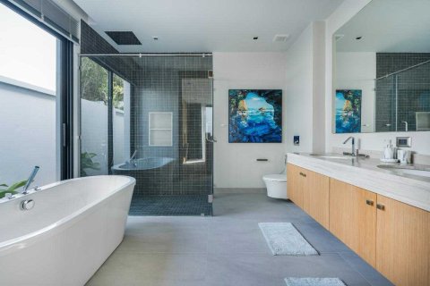 House in Bang Tao, Thailand 3 bedrooms № 177832 - photo 26