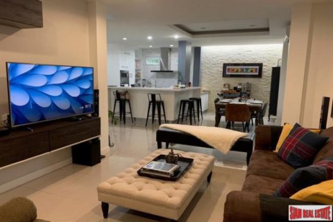 House in Pattaya, Thailand 3 bedrooms № 193878 - photo 4