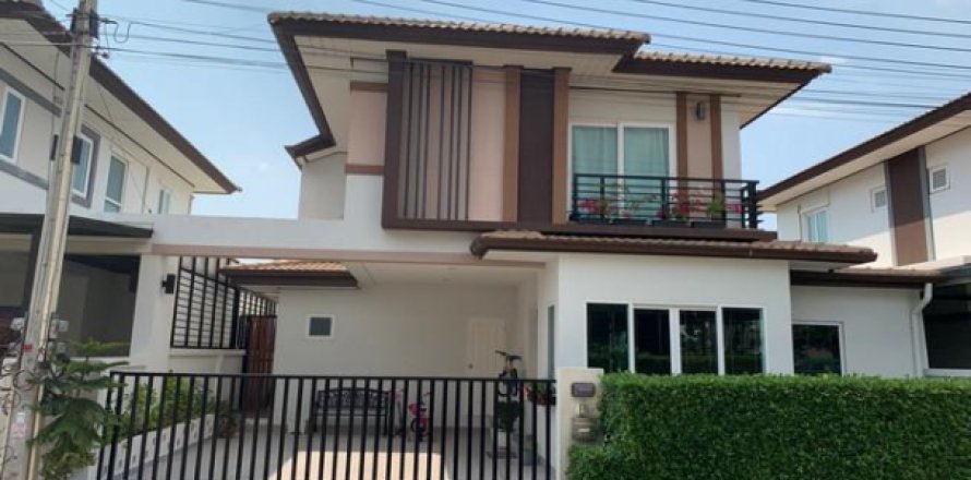 House in Pattaya, Thailand 3 bedrooms № 193878