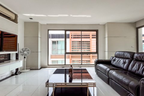 Condo à Bang Lamung, Thaïlande, 2 chambres  № 172599 - photo 2