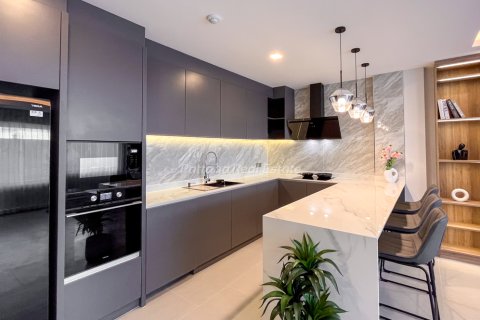 Condo in Pattaya, Thailand, 3 bedrooms  № 172603 - photo 2