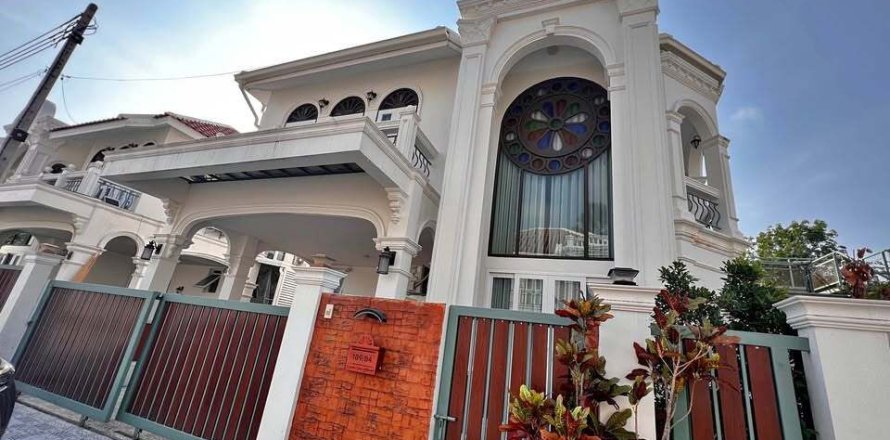 House in Phuket, Thailand 4 bedrooms № 171183