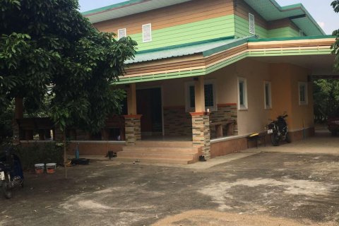 Дом в Чомтонге, Таиланд с 3 спальнями  № 155829 - фото 1