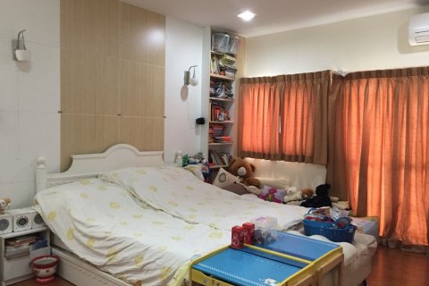 Дом в Лат Пхрау, Бангкок, Таиланд с 7 спальнями  № 155828 - фото 4