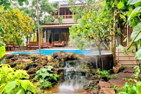 Коммерческая недвижимость в Хуа Хине, Таиланд  № 155834 - фото 1