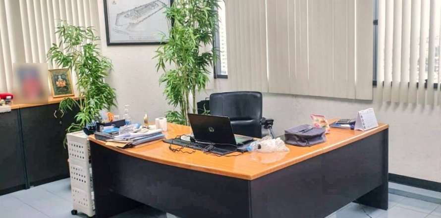 Office à Bang Na, Bangkok, Thaïlande 251.43 m2 № 116972