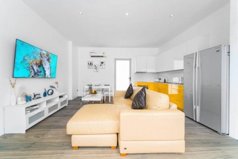 Villa in Surat Thani, Thailand 3 bedrooms № 116971 - photo 7