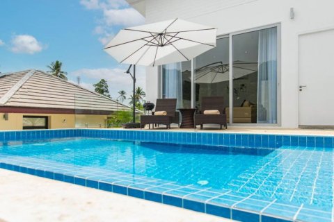 Villa in Surat Thani, Thailand 3 bedrooms № 116971 - photo 2