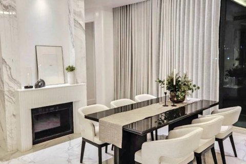 Condo in Bangkok, Thailand, 3 bedrooms  № 116968 - photo 5