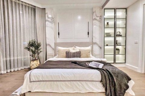 Condo in Bangkok, Thailand, 3 bedrooms  № 116968 - photo 8