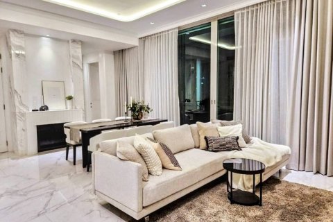 Condo in Bangkok, Thailand, 3 bedrooms  № 116968 - photo 2