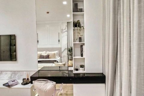 Condo in Bangkok, Thailand, 3 bedrooms  № 116968 - photo 6