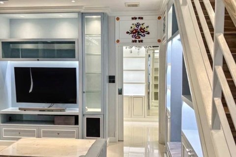 Duplex in Bang Na, Bangkok, Thailand 3 bedrooms № 116966 - photo 2