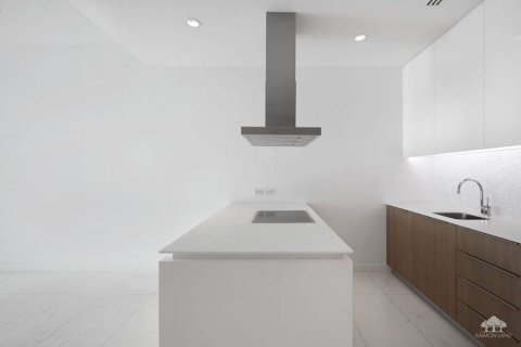 Condo in Bangkok, Thailand, 2 bedrooms  № 180958 - photo 7