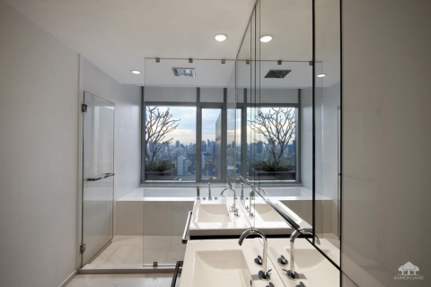 Condo in Bangkok, Thailand, 2 bedrooms  № 180958 - photo 5