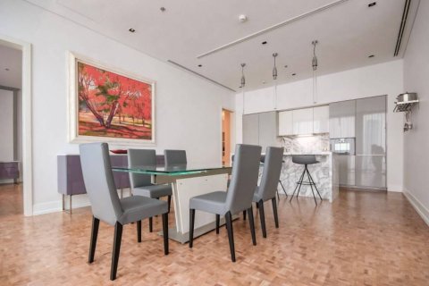 Condo in Bangkok, Thailand, 2 bedrooms  № 180960 - photo 2