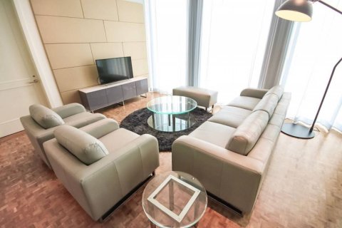 Condo in Bangkok, Thailand, 2 bedrooms  № 180960 - photo 4