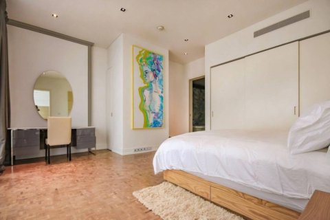 Condo in Bangkok, Thailand, 2 bedrooms  № 180960 - photo 6