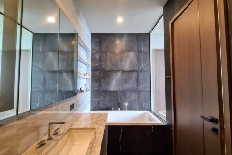 Condo in Bangkok, Thailand, 3 bedrooms  № 180959 - photo 9
