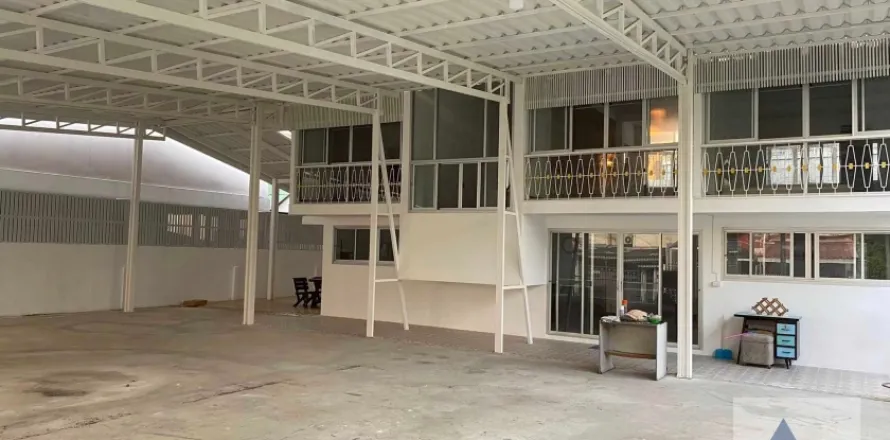 Haus in Lat Phrao, Bangkok, Thailand 2 Schlafzimmer № 216617