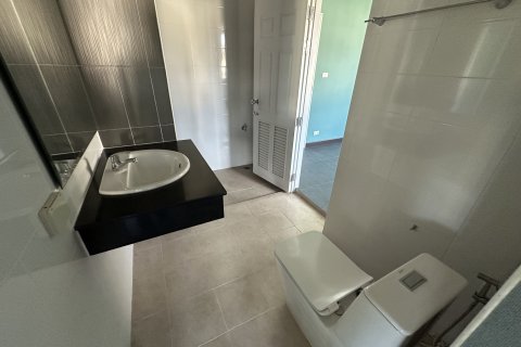 Дом в Сан-Сая, Таиланд с 3 спальнями  № 155925 - фото 13