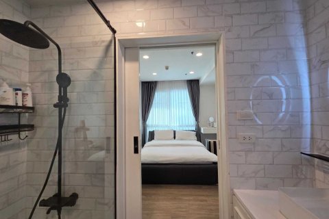 Студия в кондо в Ваттхане, Бангкок, Таиланд № 155920 - фото 17