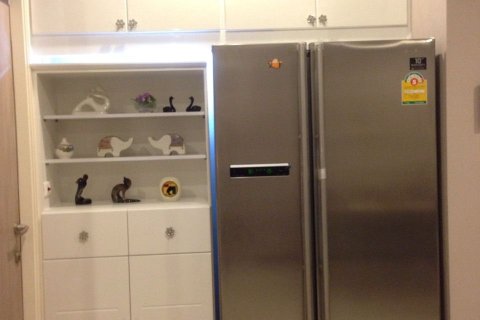 Кондоминиум с 2 спальнями в Хуай Кванге, Бангкок, Таиланд № 167791 - фото 7